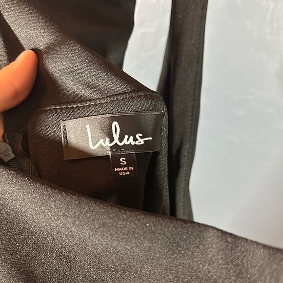 Lulu's Black Maxi Sheath Dress with Sleeveless Design and V-Neck for Cocktail - Picture 3 of 6